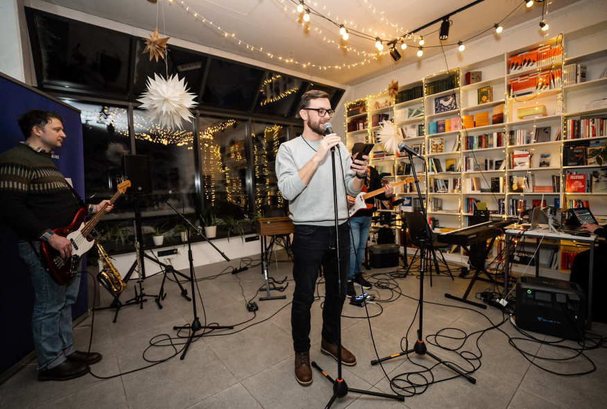 Луцькі спільноти, поезія та музика: у просторі PEN Ukraine відбувся волинський квартирник