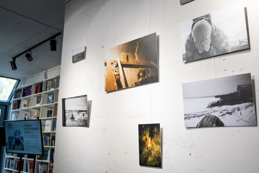 Роботи з фотовиставки Максима Кривцова можна побачити у просторі PEN Ukraine